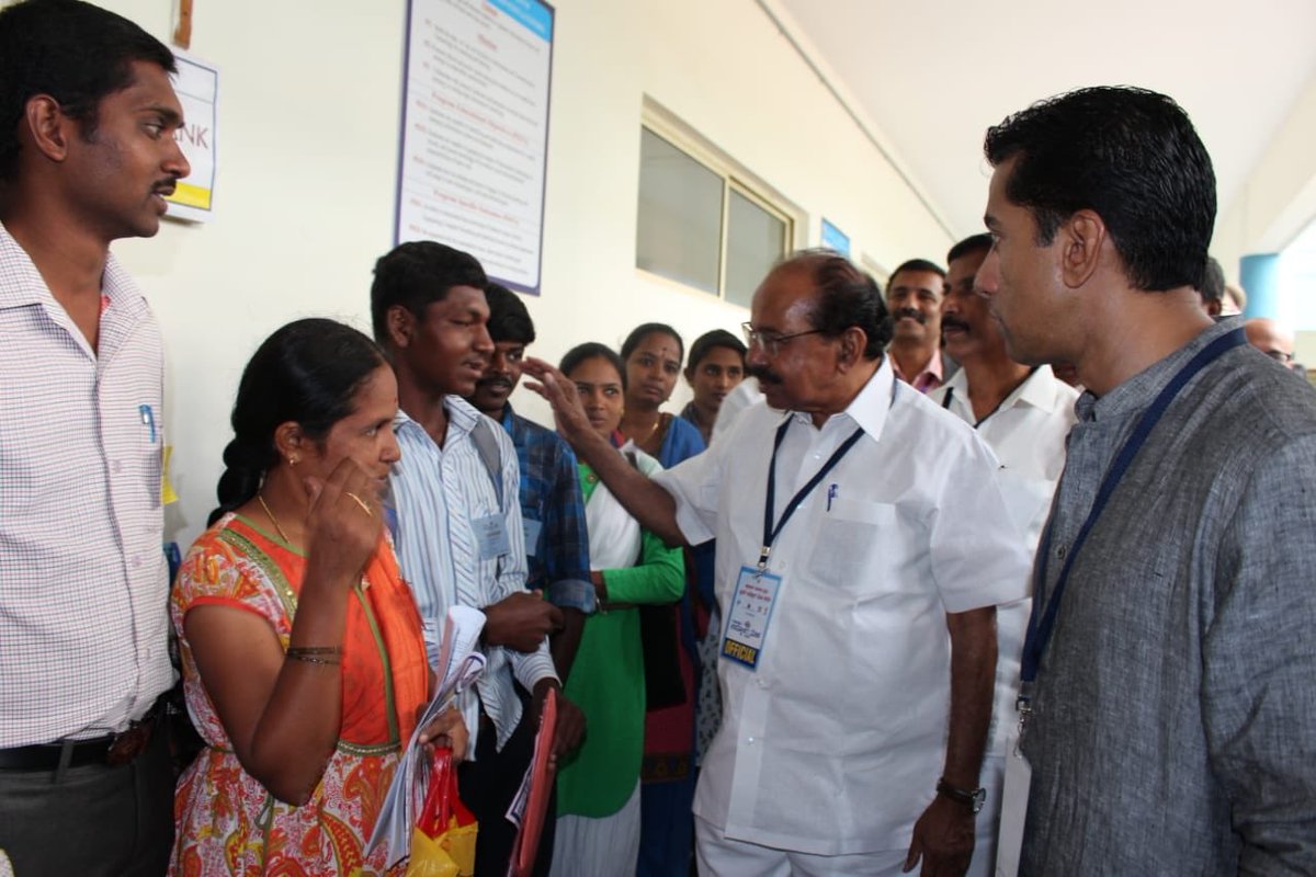 DrVeerappaMoily's tweet photo. Skill development training will be provided to all those who participate in this Udyog Mela &amp; this Mela will act as a connecting bridge between companies &amp; aspirants. More than 16,000 jobs are available in this 2 day mela. https://t.co/UL4rsRBtHN