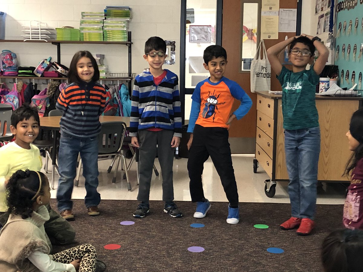 RLC_Hernandez's tweet photo. Fun activity this morning during our #morningmeeting Students choose friends for the secret sort ☺️@RLCPrincipal https://t.co/C0jZXfFdbe