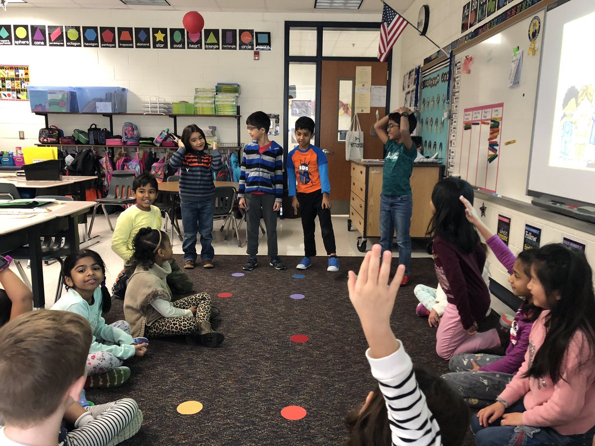 RLC_Hernandez's tweet photo. Fun activity this morning during our #morningmeeting Students choose friends for the secret sort ☺️@RLCPrincipal https://t.co/C0jZXfFdbe
