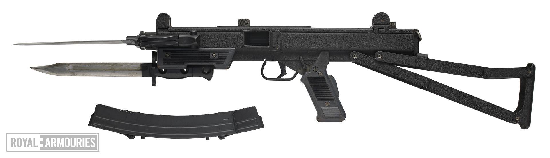 Southwood 銃剣が2個ついてる超かっこいいスターリングの写真もうpされています T Co B8kkvyjyim Twitter