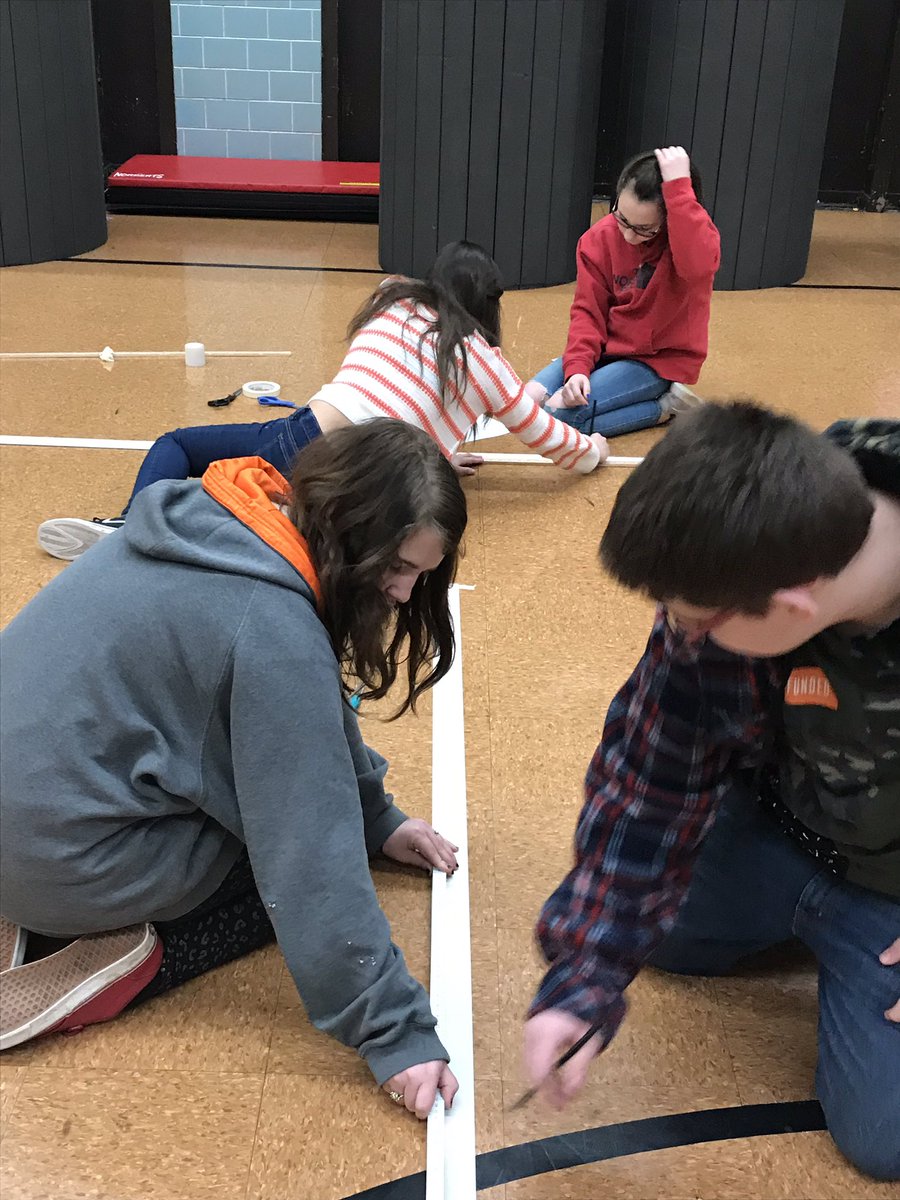 MHeimScience's tweet photo. Period 1 7th graders working on a Geologic Time Scale! Keep measuring guys!! #gopherscience https://t.co/LjpmEjMAuJ