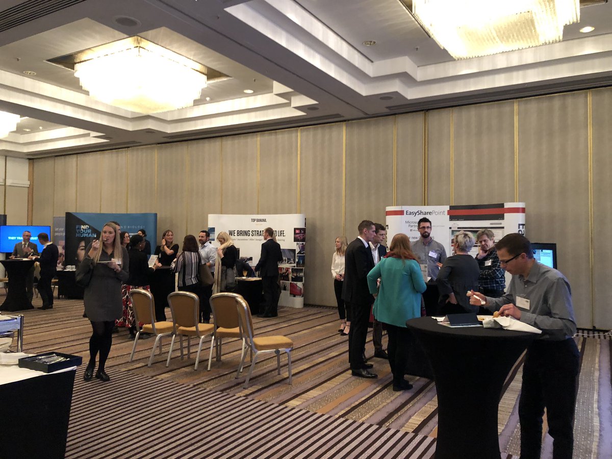 EmployeeConf's tweet photo. Peer-to-Peer discussion taking place at lunch. Getting the conversation going! #employeeconf https://t.co/lVCaqL4qq9