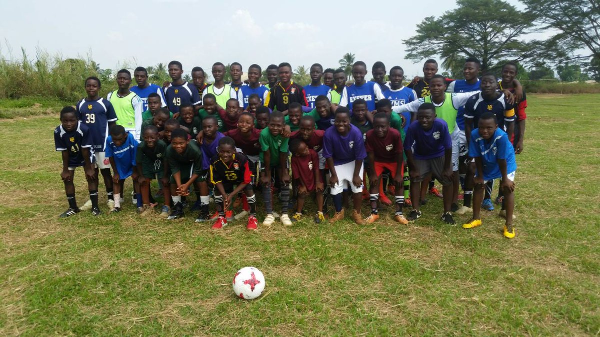 openfieldintl's tweet image. We are presently at catholic school field in #Kosala and the U-12 are to open the #launching. Bright Stars(green) Vs Young Stars(brown). @FIFAcom @SFW_tweet