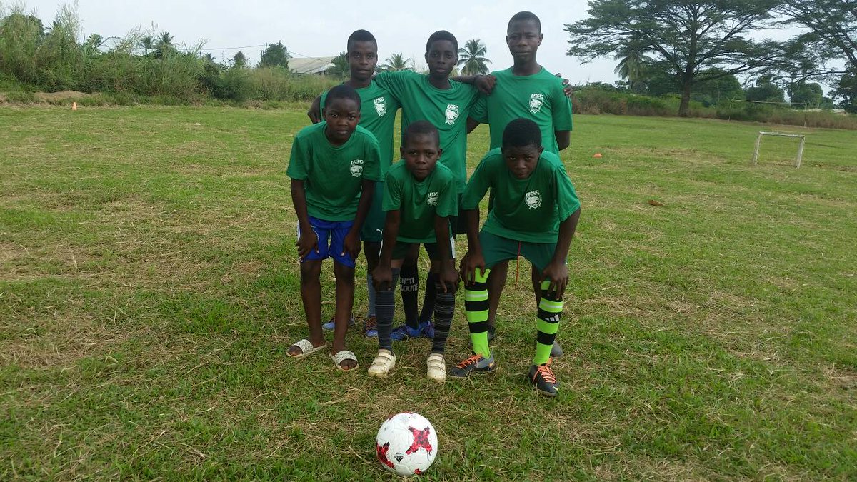 openfieldintl's tweet image. We are presently at catholic school field in #Kosala and the U-12 are to open the #launching. Bright Stars(green) Vs Young Stars(brown). @FIFAcom @SFW_tweet
