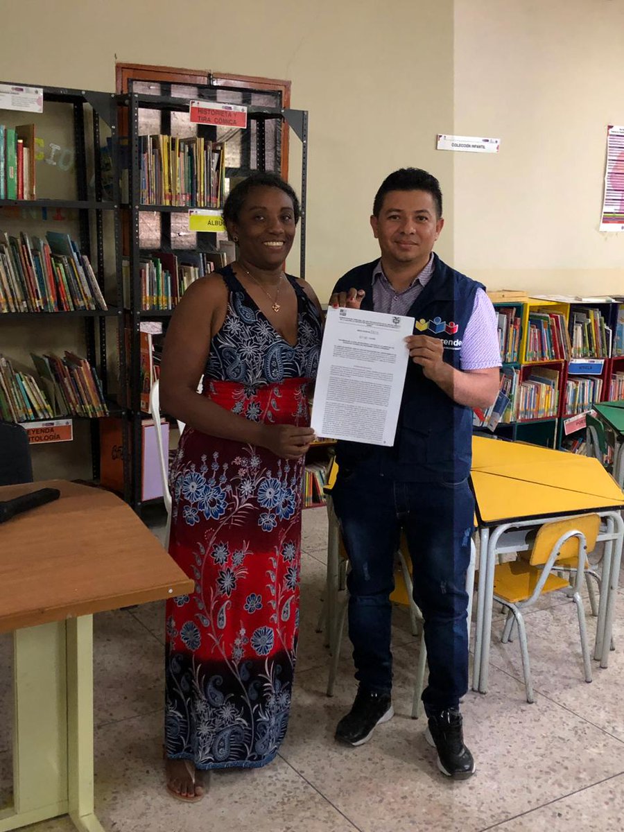 lpuellol's tweet photo. En la #Rendicióndecuentaszona1PTA de La Guajira, la secretaría hace reconocimiento al equipo de tutores y exalta la labor frente a los resultados: 85% de los EE focalizados mejoran el ISCE de 2015 a 2018 #OrgullosamentePTA https://t.co/XncTVMBPbJ