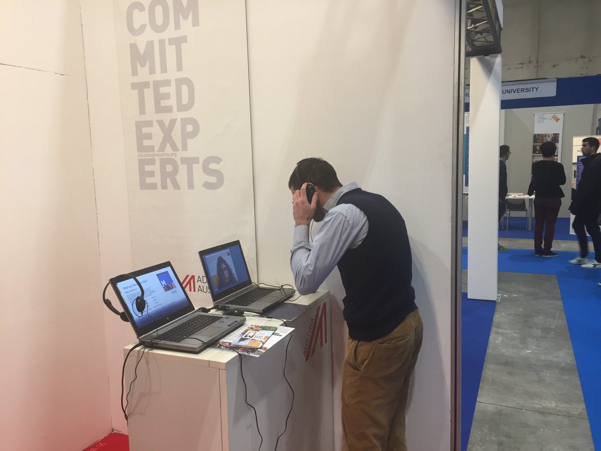 wko_ac_pda's tweet photo. Unser erster #virtueller #WKO #Gruppenstand auf der #Bildungsmesse @Job_Orienta in #Verona. Via Skype und persönlich lassen sich 🇮🇹 Studentinnen und Studenten von unseren österreichischen Universitäten beraten. 
@moduluniversity @MCI_Innsbruck @fhsalzburg @KLKrems #OESD @wko_aw https://t.co/6N0StrkElo