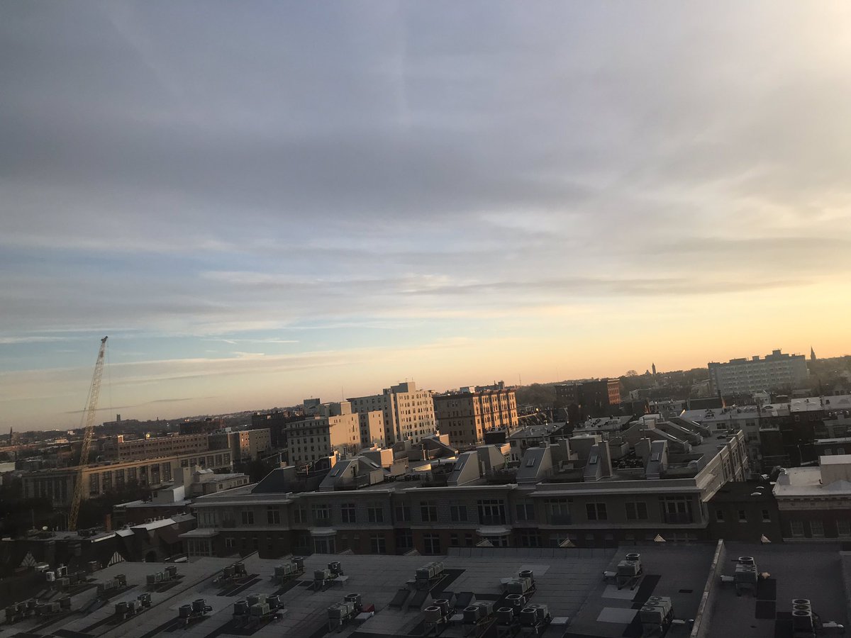HHMidtown's tweet image. A nice view changes everything. Would you like to experience waking up to this stellar view every morning ? If yes stop by the office for a tour or give us a call to learn more about how you can live lavish too!
#stellarviews #amenities #windows #leasetoday #dwellwell #HHMidtown