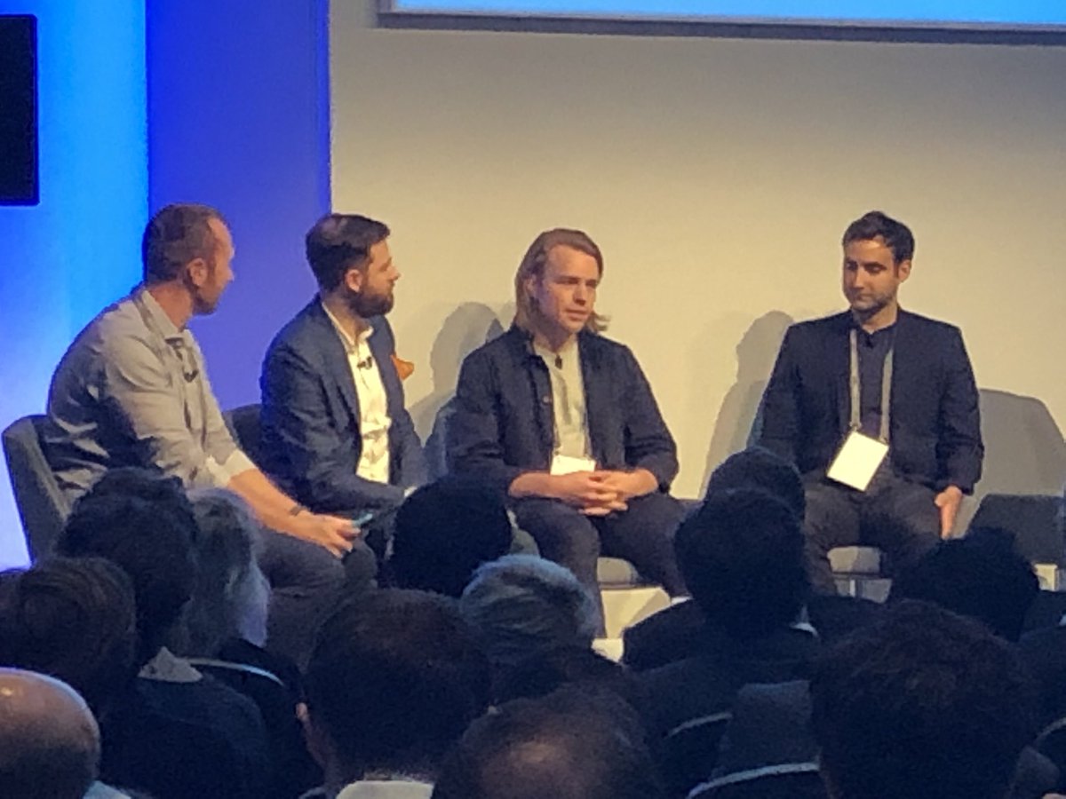 tomsquire's tweet photo. @flyxna, another @techstars alumnus, representing at #BarclaysNewFrontiers along with @shield_pay. Come say hi! #fintech #collaboration #digitalescrow https://t.co/n3uHNm69Q6