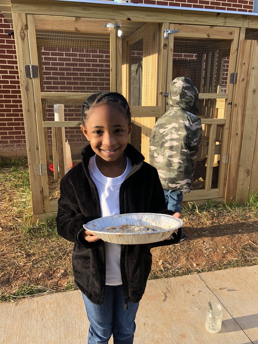 ms_sully_wfu's tweet photo. The chickens provided a great real life math problem this morning, “if we have 6 worms, how many will each chicken get?” @lisaUNCWmom @educateju https://t.co/woGKnKFoGj