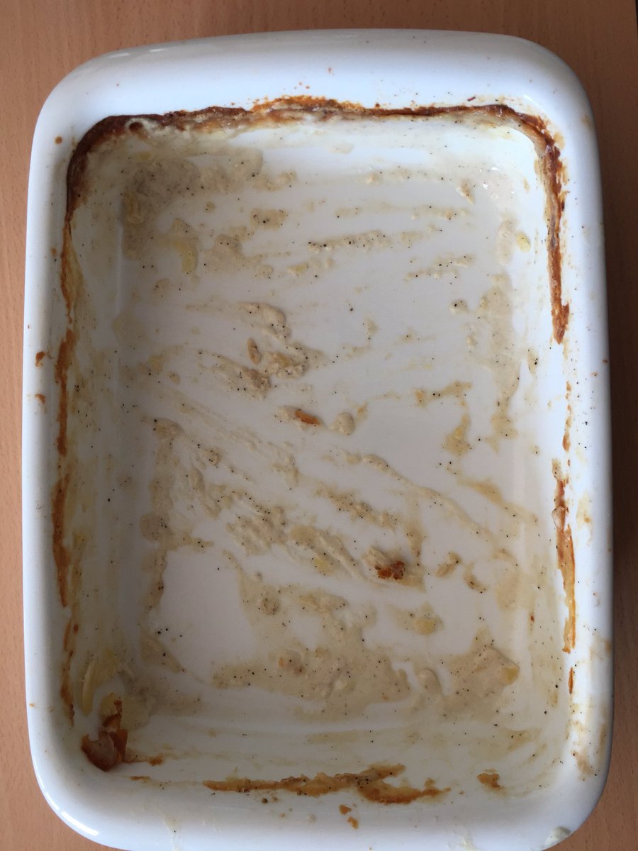 sarafecom's tweet photo. Aujourd’hui à l’@IESCotesBaixes on a préparé Gratin Dauphinois, succès total!!😋#nouvellecuisine https://t.co/RRP0fQo1IE