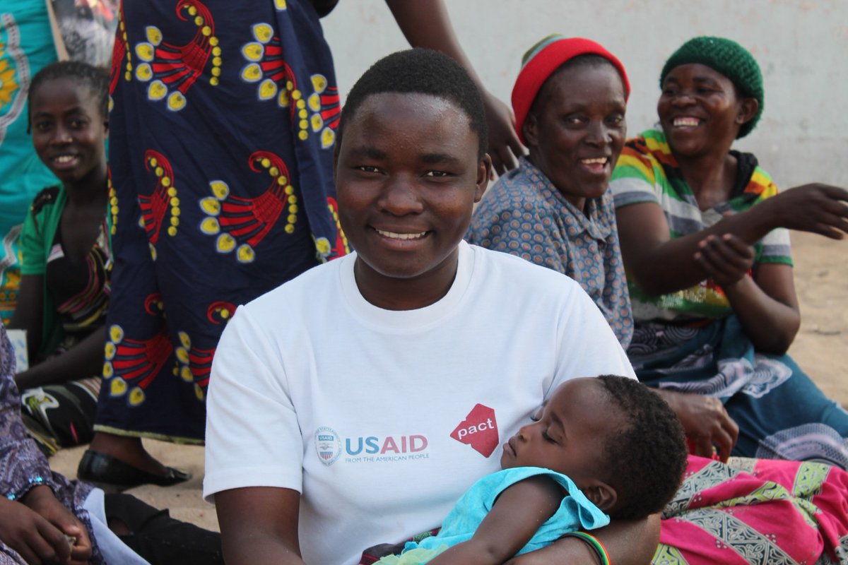 Issaquissa1's tweet photo. Women can be particularly vulnerable to environmental changes or threats. #USAIDMalawi through #FISHproject is empowering women to be agents of environmental conservation, sustainable development &amp; adaptation to climate change.#Malawi. @PactWorld @sgellisonBenin, @EIC_stouffville https://t.co/fxToUbdHgb