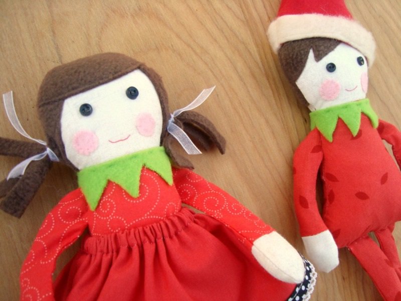YouCanMakeThis's tweet photo. Two Friendly Elves Seeking a Holiday Home (shelf accommodations preferred) 🎄 - https://t.co/DQ5emwQhTm https://t.co/L787006hTS