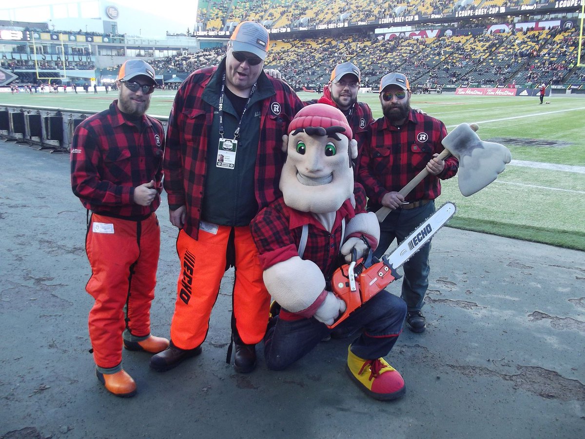Chris111Ryan's tweet photo. Great #GreyCup2018 experience in Edmonton!  Great job to the @RED_BLACKS !  We were very proud to represent @AlgonquinOV and @CILAECHO! https://t.co/nqfnmHD8TW