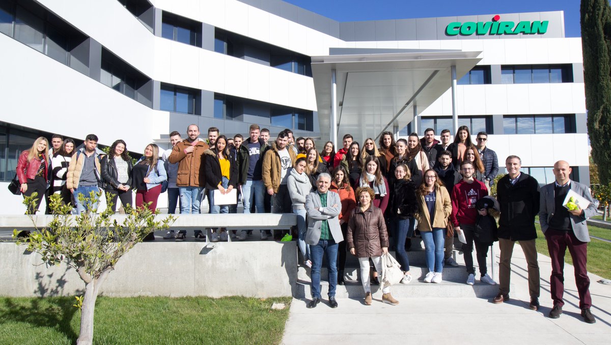 Coviran's tweet photo. Alumnos de 4º curso de Dirección de Operaciones, del Grado de Administración y Dirección de Empresas de la @CanalUGR han visitado hoy las instalaciones de la central de Covirán y plataforma, para conocer especialmente la implantación del sistema #LEAN, donde Covirán es pionero. https://t.co/ghcoBDuh65