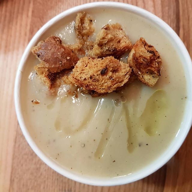 milgicardiff's tweet photo. S O U P
A real winter warmer, we've got parsnip, ginger and nutmeg soup on at the market! With a dreamy drizzle of sage oil and fresh garlic croutons why not treat yourself?
#soupdujour #winterwarmer #milgi #milgimarket #vegan #veganfastfood #cardiffve… https://t.co/cOavJGL4Cq https://t.co/wHKsRw9BSf