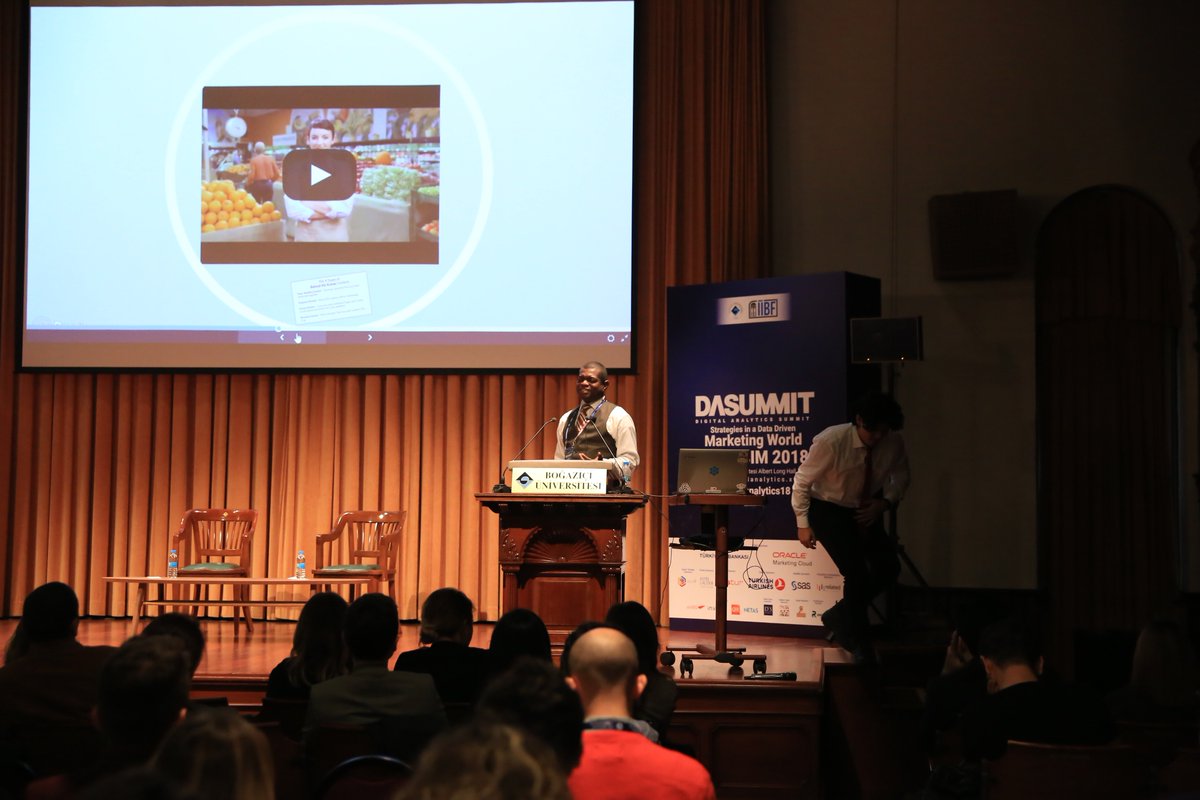 Always remember to create value and make a difference in business by being:
1-)Thoughtful
2-)Resourceful
3-)Respectful
4-)Meaningful
Thank you for your presentation <a href="/2morrowknight/">Sean Gardner</a> #digitalanaytics18