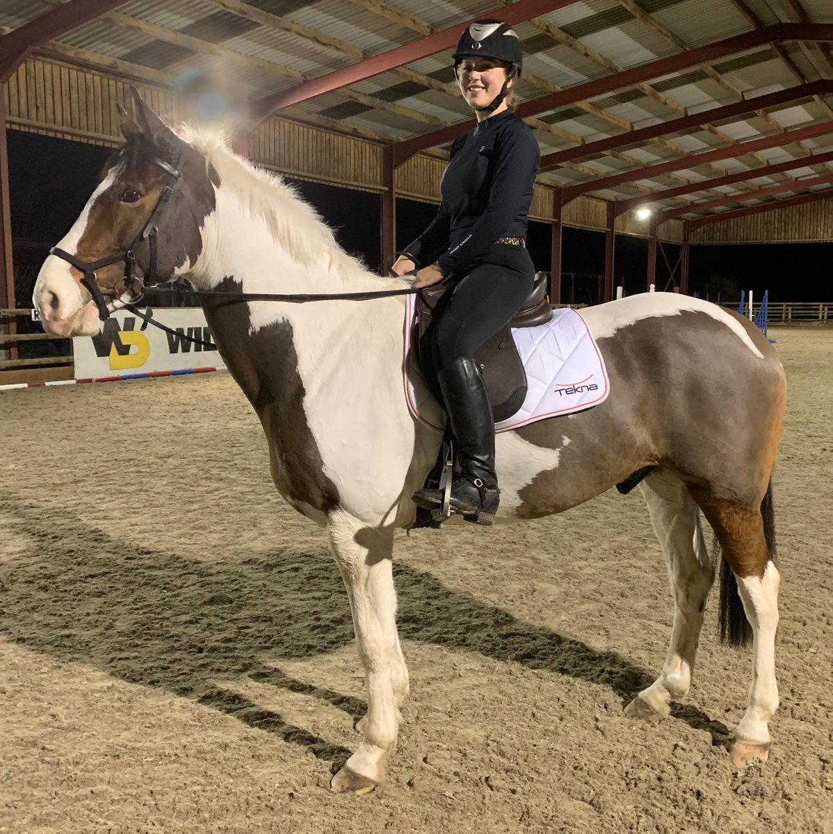 tekna_uk's tweet photo. Jess and Sidney having a flatwork lesson last night. Much improvement has been made, not only because now Jess is riding in the LeTek dressage saddle and not a jump saddle for flatwork! https://t.co/nBLMGMEMZu https://t.co/Fw3rLJ2U4v