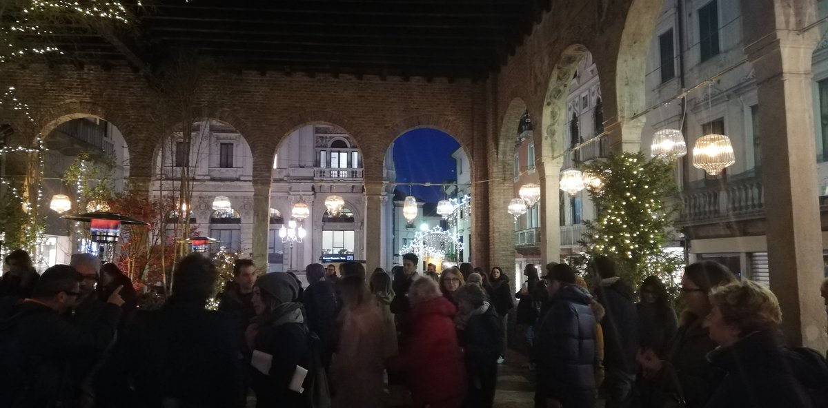 FabbianLighting's tweet photo. Fabbian is the technical sponsor of "La Loggia Incantata" project, taking place in the historical Loggia dei Cavalieri in Treviso. 
 #3visoincanta #laloggiaincantata #fabbianperlacultura #fabbianilluminalastoria  #fabbianlightupthehistory #fabbianlightuptheculture https://t.co/i0exb6O3Uf