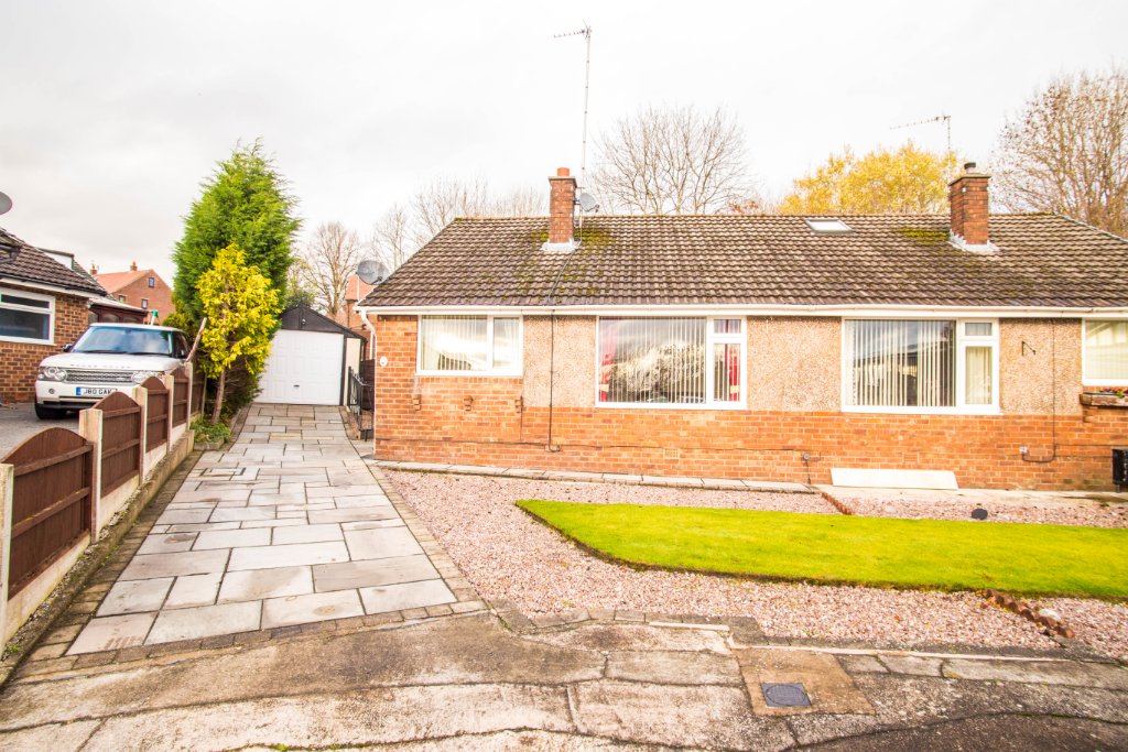 IndluP's tweet photo. 🌟🌟🌟NEW PROPERTY ALERT🌟🌟🌟
2 BED SEMI-DETACHED BUNGALOW | DENTON | £175K Guide Price 🏡 🗝️
https://t.co/l7wKnjs7lQ #denton #property #manchester #firsttimebuyer #selling #estateagents #indlu #m34 https://t.co/ZDx6kD8fBp