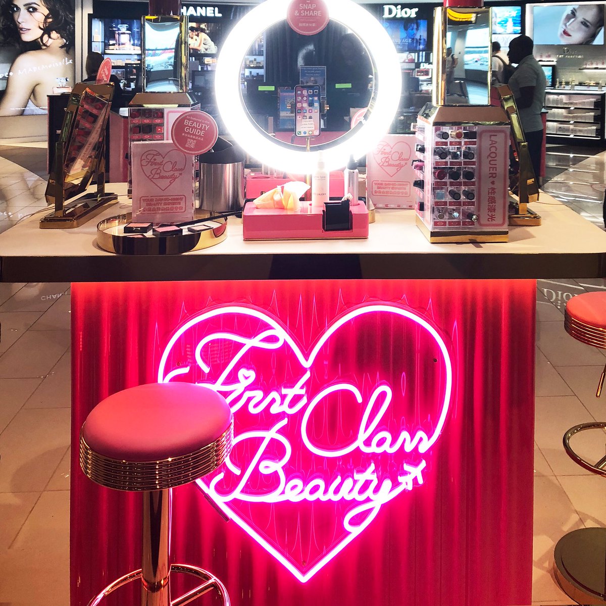 Spotted this fun #firstclassbeauty campaign creative we collaborated on with the amazing @DFSOfficial team! #GraphicDesigner design #typography #neonsign #JFK