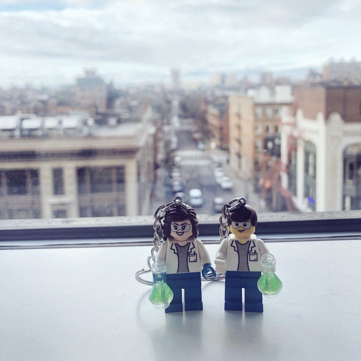 #ACSLEGO travelling with my legopartner-in-science! 😬 #f18mrs @The0Science