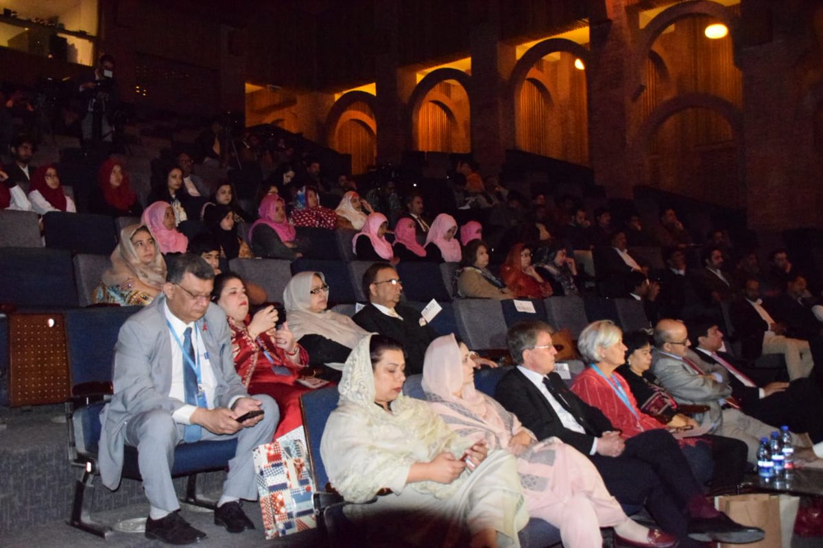 UNAIDS_Pakistan's tweet photo. Today #Pakistan commemorated #World AIDS Day 2018 and event was graced by #Federal #Minister of #National #Health Services Regulations & Coordination. He assured his and #PrimeMinister support to end #HIV & #AIDS from the country. #KnowYourStatus #PreventTestTreat #WAD2018 https://t.co/qEHf7r655J