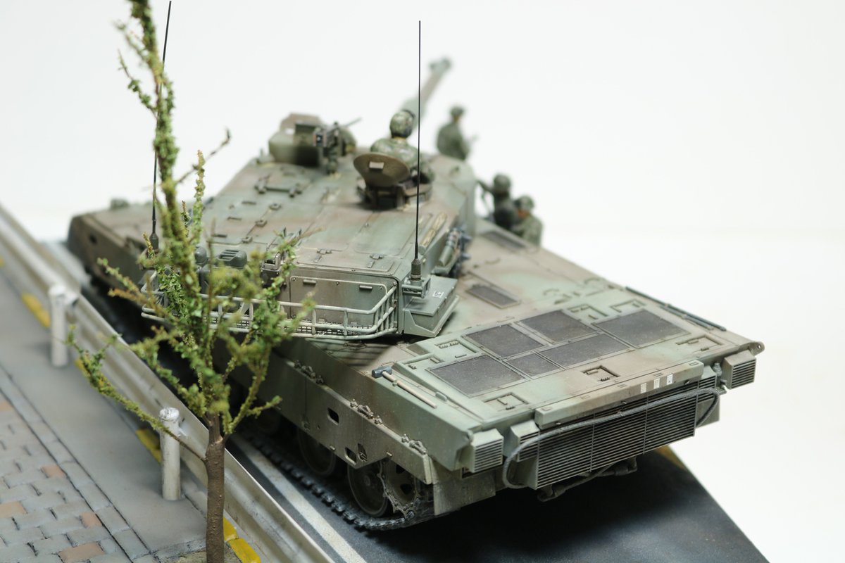 タミヤ 1/35 90式ジオラマ 「Unnatural City」