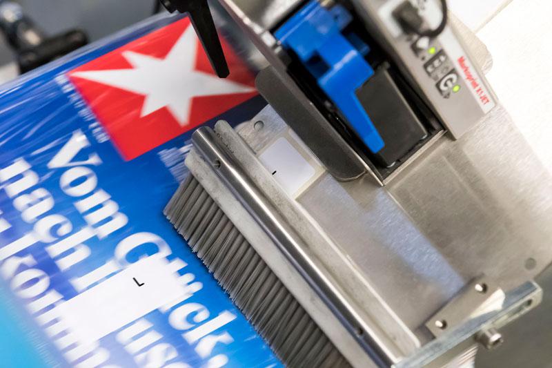 WMS_Europe's tweet photo. Label dispenser gives inkjet printer a "piggyback" ride: Read our client's application report! https://t.co/XxDEwmVTcp

#marking #coding #labeling #inkjet #industry #markoprint https://t.co/C5G5iqh3GX