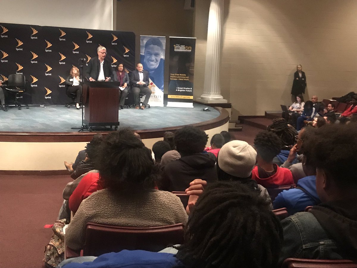 StevenDialFox4's tweet image. Sprint CEO @MichelCombes making a big announcement in Kansas City. They are now partnering with ALL KC area school districts to provide connectivity, internet for 6,500 students. This includes Independence, Blue Valley, Grandview, kck and others.  @41actionnews @kcpublicschools