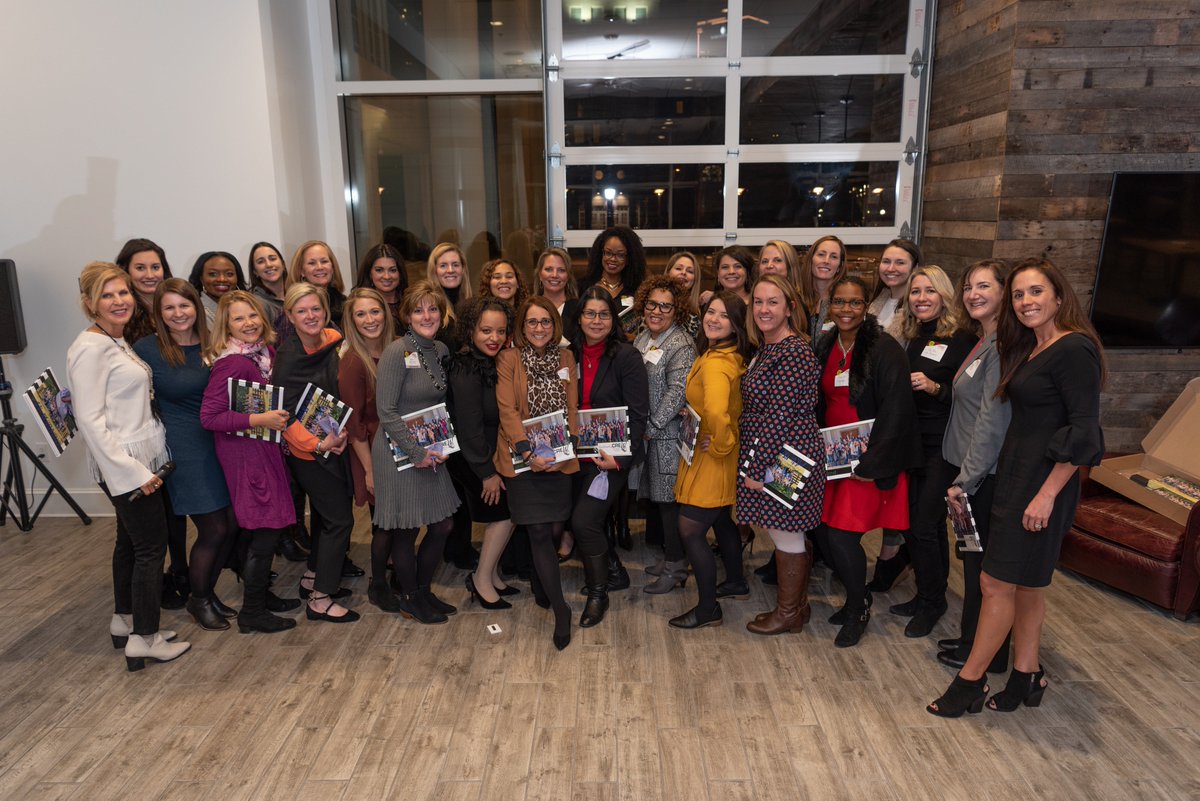 OC_ATL's tweet photo. Investing in your employees is part of what makes a company successful. Office Creations was so excited to invest in Linda Raymond when she decided to begin @crewatlanta's Leadership Program. We are so proud of her for recently completing the program and graduating! #Invest https://t.co/ExdEsffbc2