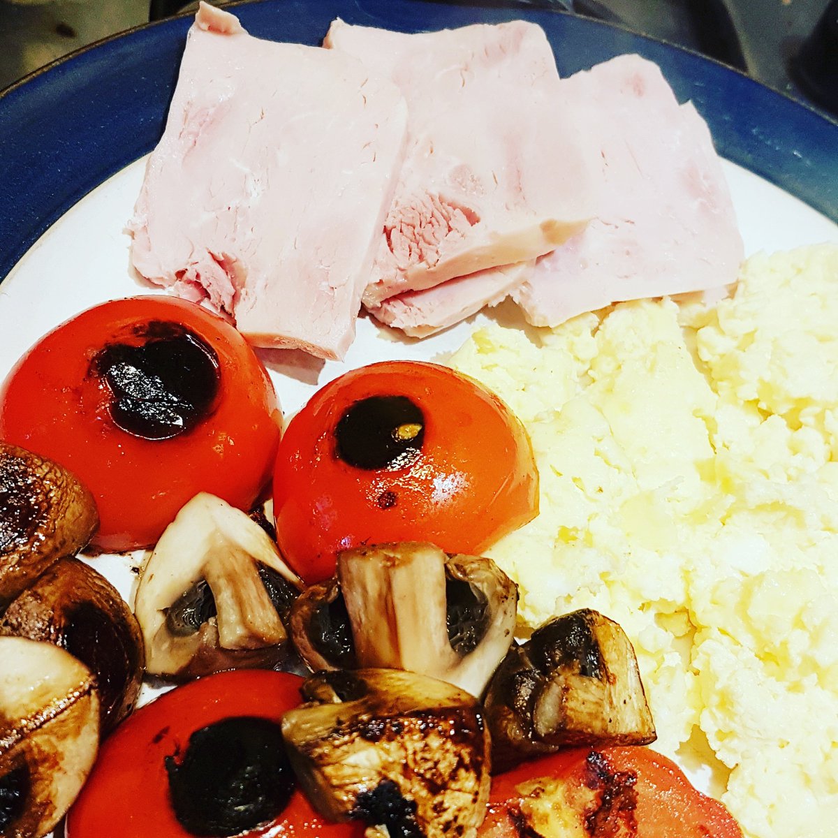 SWRothwell's tweet image. No bacon, no problem. Inspired by @SWRothwell members who've lost a staggering 56stone this month filling up on free food. Top tip from members, always have the storecupboard staples in. Perfect #FreeFood from @asda to keep weightlosses on track. Thanks @SlimmingWorld