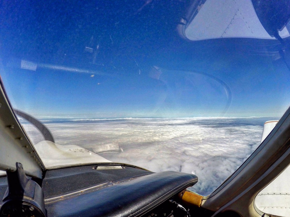 stani320's tweet photo. Flying = Happiness 😊 #pa28 #piper #cockpit #cockpitphotos #cockpitview #pilot #aviation #flyinggopro #goprooftheday #goprohero4 #hero4silver https://t.co/NUrNPquBV0