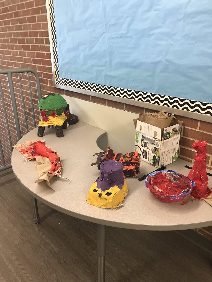 adatschefski's tweet photo. Painting our make believe animals to accompany the place value in the wild project. #4thgraderocks #HMC1Proud @adatschefski @ShariBravo1 @HMC1Proud @CompassHMC1 https://t.co/IuqUDX9WFV