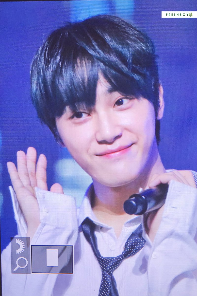 FreshBoy990309's tweet photo. 181129 ONE &amp; ONLY 'No Air' 쇼케이스 
ㅠㅠㅠㅠㅠㅠㅠㅠㅠㅠㅠㅠㅠㅠㅠ 
#더보이즈 #주학년 https://t.co/KyWYxdH2NF