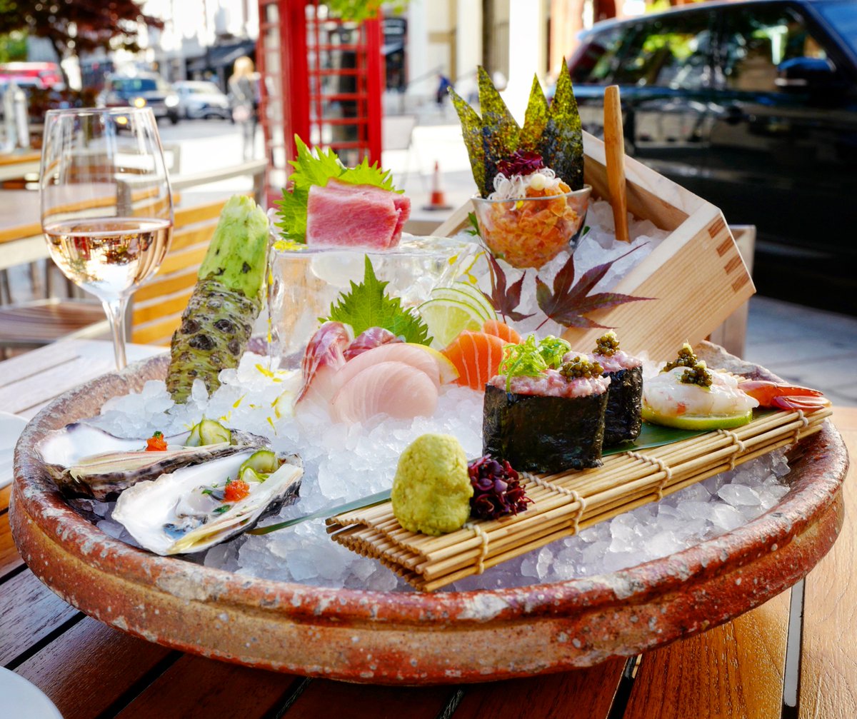 Autumn schmautumn...it's always summer at #ROKAMayfair! 🥢 #YesWayRosè #Sashimi #ROKA #Mayfair