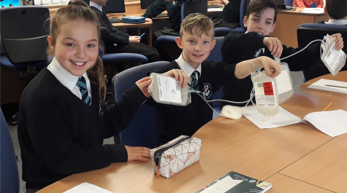 valleygardensnt's tweet image. Thanks to Nicola from #nhsbt who has been working with Year 6 #VGMScomputing on #STEM links within the blood &amp;amp; transplant service as part of #findingada day. Pupils devised innovative ways of encouraging blood donation, and technology&apos;s role in the service.