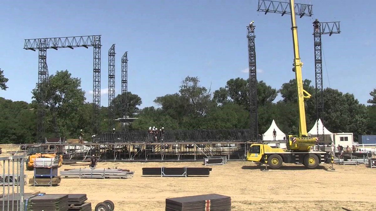 AssurEvents75's tweet image. 🇬🇧Staging a show can be a massive operation. The equipment and vehicles represent a potential risk and must be insured against causing damage to people or materials. That’s why AssurEvents offer an extension of the Civil Liability contract to insure the organiser's vehicles.