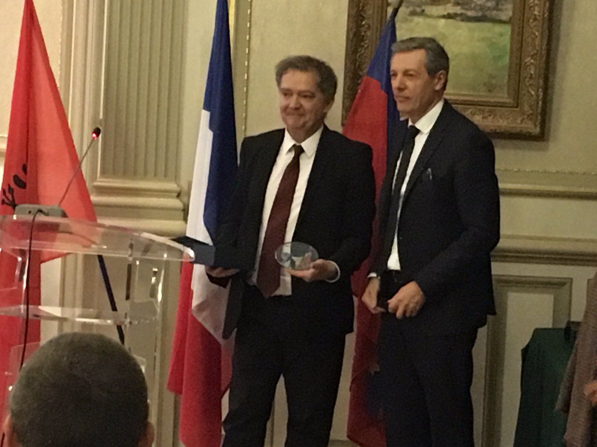 <a href="/GuyMathiolon/">Guy Mathiolon</a> , PDG de SERFIM Groupe s'est vu récompensé de son engagement envers l'Albanie lors de la fête d'anniversaire d'indépendance en présence de Denis Di Leonardo, Consul Honoraire d'Albanie et de Pascal Blache, Maire du 6ème arrondissement de Lyon.