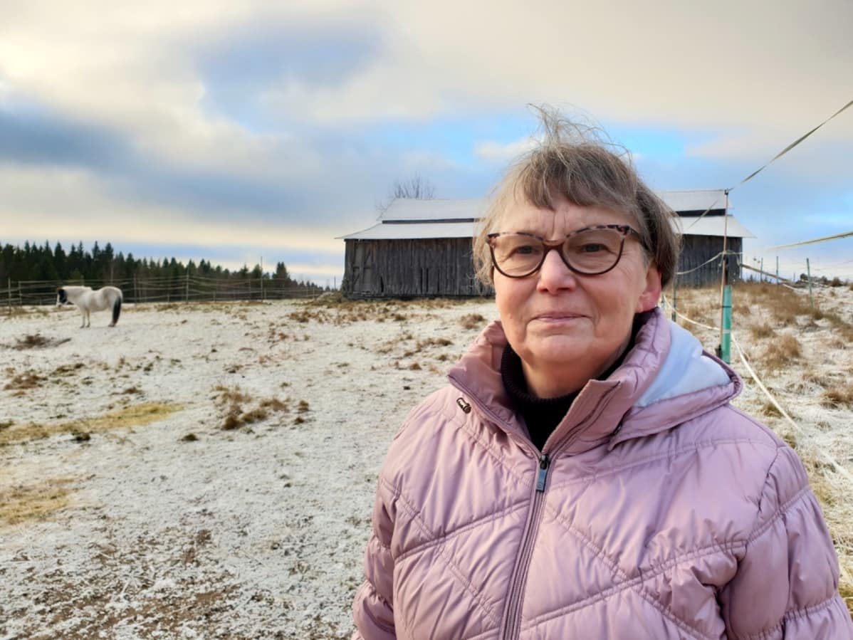 DestiaOy's tweet image. #vt5 #työmaa'llamme #mikkeli'ssä varmistamme, että mm. hevoset eivät häiriinny räjäytyksistä. WhatsApp-sovellus on toimiva viestintäkanava, mutta joskus #tositoimija'mme varmistavat viestin saavuttamisen myös puhelimitse. Lue lisää @yleuutiset #destia hubs.ly/H0fJD9Y0