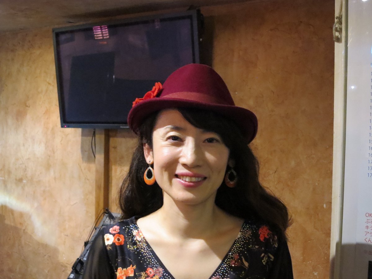 宮田 あえ歌に集中 18 11 29 橋本陽子さんライブ 上大岡ライブレストランくんくんしーらや この12月末にて閉店するためラスト2回となった くんくんライブを聴いてきました 今回も橋本さんの歌唱 ピアノは素晴らしく 素敵なひとときとなり