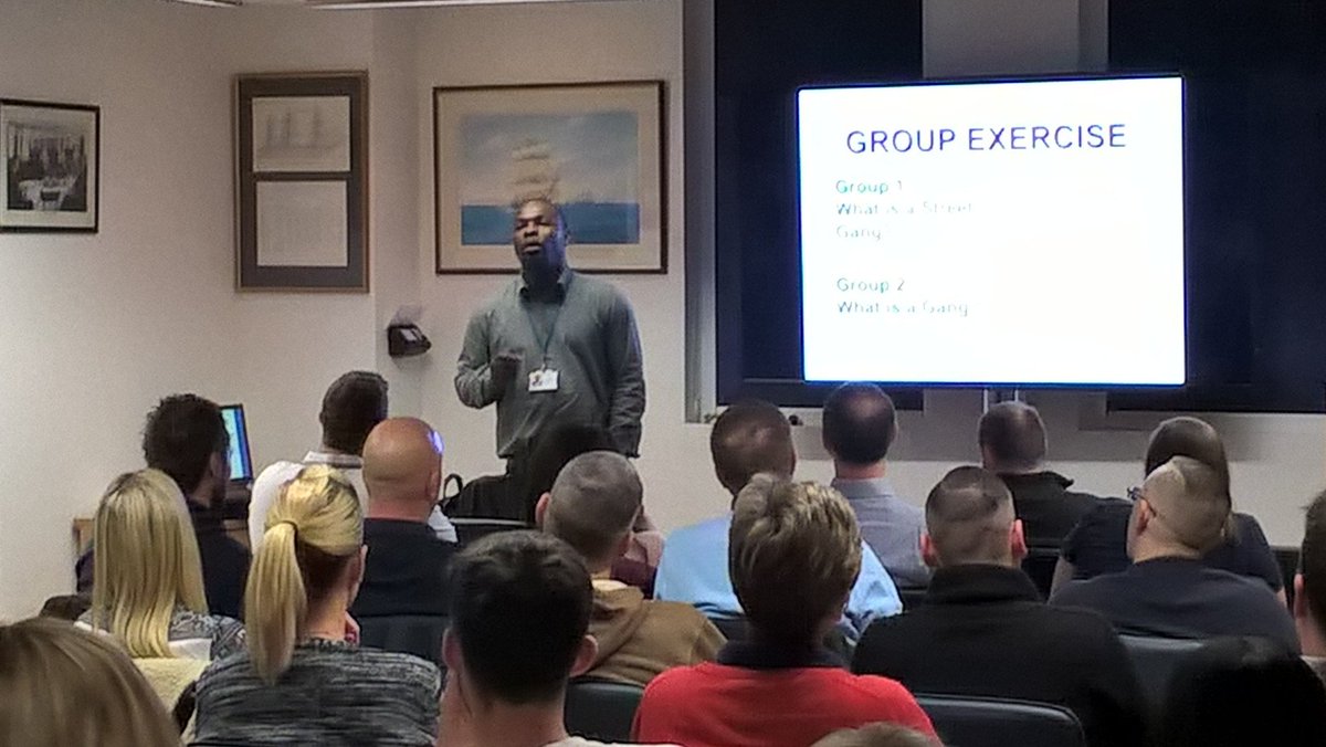 #Southsea Neighbourhood Policing Team officers had a #training session by Gwenton <a href="/cryingsons_uk/">Crying Son's Ltd</a> today on understanding #gang culture - how the associated #CountyLines #DrugDealing #SexualExploitation #SeriousViolence hurts our communities #ProtectingCommunities #ReducingHarm