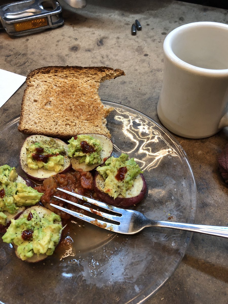 chodestar138's tweet photo. Breakfast #bangers. ❄️🌞 https://t.co/AO9hFlPpUu