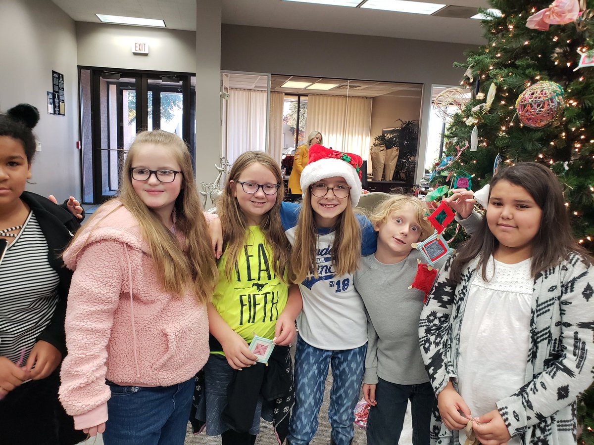 The Art club <a href="/FollowingFowler/">Fowler Elementary</a>   Decorated the Christmas tree <a href="/AmericanNatBank/">AmericanNationalBank</a>. We had so much fun! Every onament is handmade by a student at Fowler.