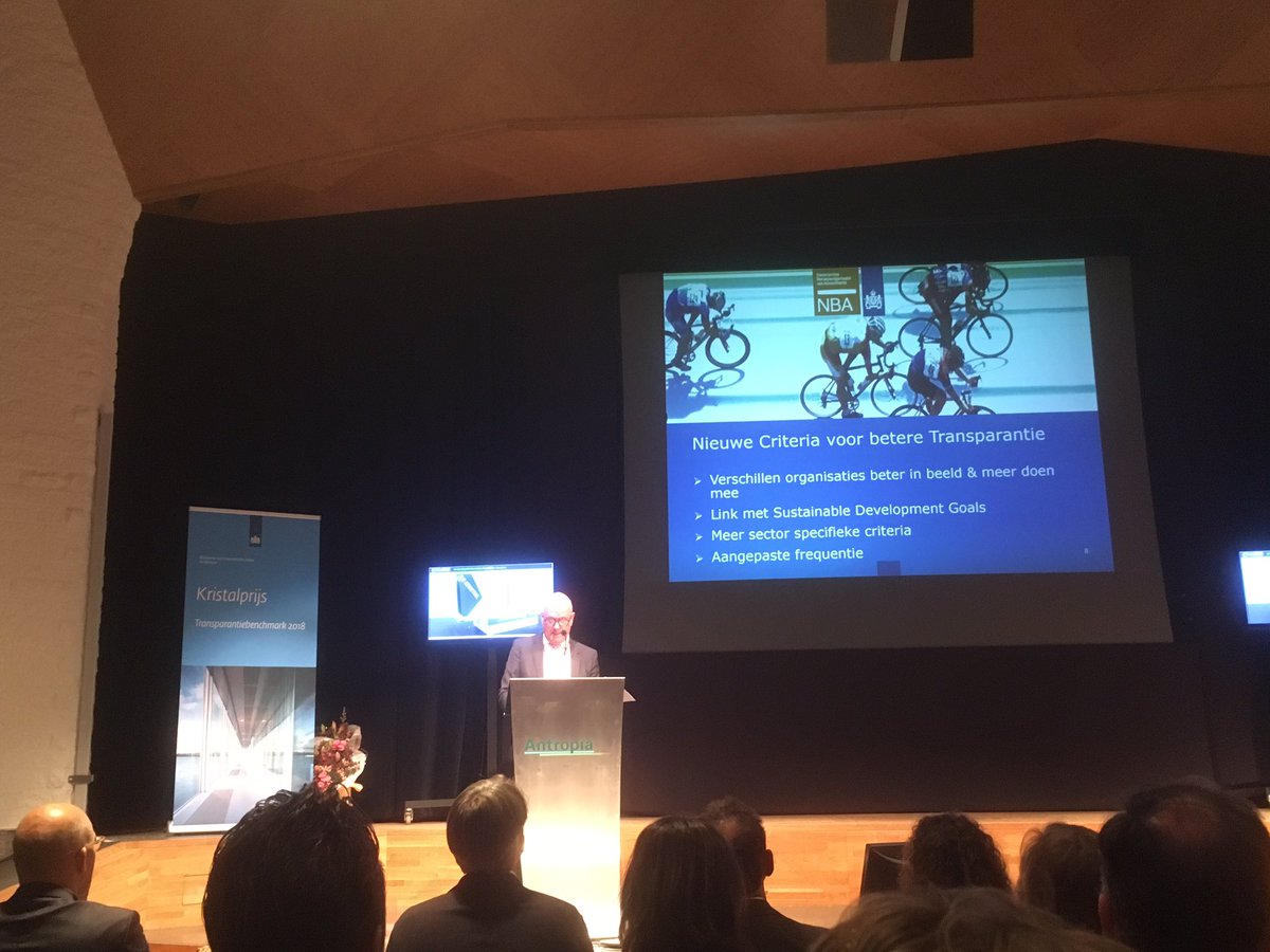 David Pappie, directeur EZK bij uitreiking Kristalprijs 2018, steeds meer aandacht niet-financiële informatie in bedrijfsjaarverslag met focus op ketentransparantie: hoe transparant is organisatie over ketens waarin het opereert en inzicht in risico’s voor bedrijf, mens, milieu