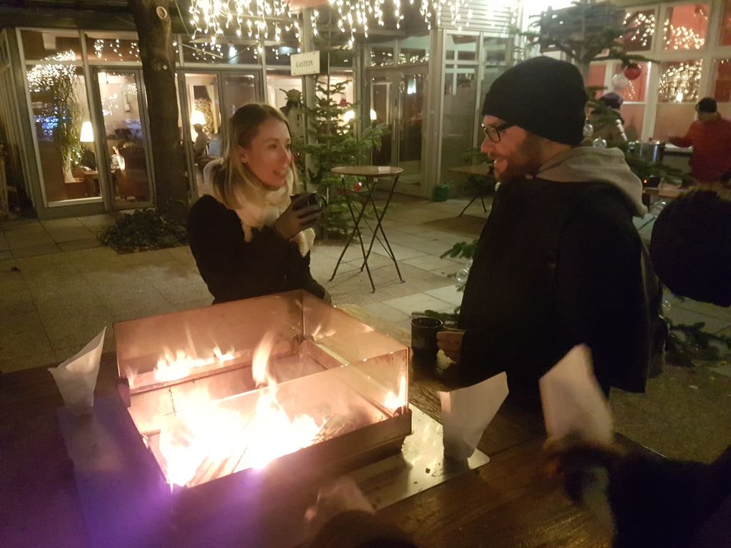 Wir sind schon Feuer und Flamme für den alljährlichen APA-IT Punch-Together im Alten AKH wo wir gemeinsam mit unseren Kunden Vorweihnachtsstimmung geniessen #heissegetränke #coolegespräche