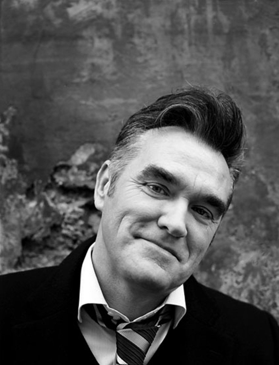 G5pro's tweet photo. Esta semana Morrissey empezó su gira por sudamérica presentando su último álbum #LowInHighSchool!

La semana que viene lo vas a tener en vivo en Paraguay!

📅 5 de diciembre – Conmebol

🎟 en @RedUTS_Py ➡️ Online: https://t.co/01FLPXKJ59

#MorrisseyEnPY https://t.co/lVhOD1tedy