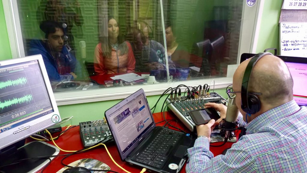 SaludMagallanes's tweet photo. 📣📣Profesionales @SaludMagallanes @HCMagallanes y 🏥 Dr Augusto Essmann a través de radios @faraonica y #RadioPayne invitan a comunidad migrante #PuertoNatales a participar de #ConversatorioSaludYMigrantes a realizar HOY a las 19.30 horas en auditorio del establecimiento 📣📣 https://t.co/7mRXksWtES