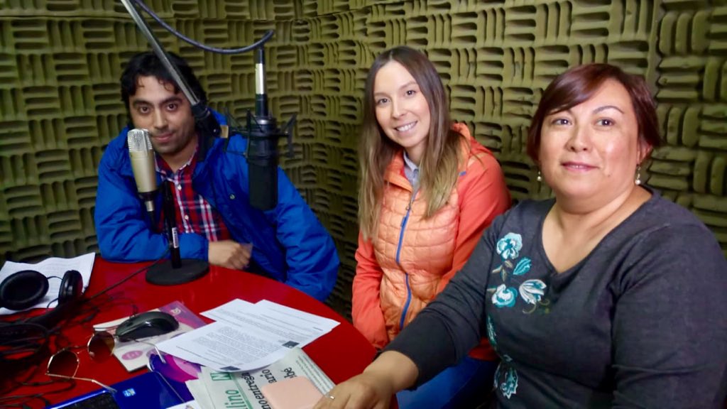 SaludMagallanes's tweet photo. 📣📣Profesionales @SaludMagallanes @HCMagallanes y 🏥 Dr Augusto Essmann a través de radios @faraonica y #RadioPayne invitan a comunidad migrante #PuertoNatales a participar de #ConversatorioSaludYMigrantes a realizar HOY a las 19.30 horas en auditorio del establecimiento 📣📣 https://t.co/7mRXksWtES