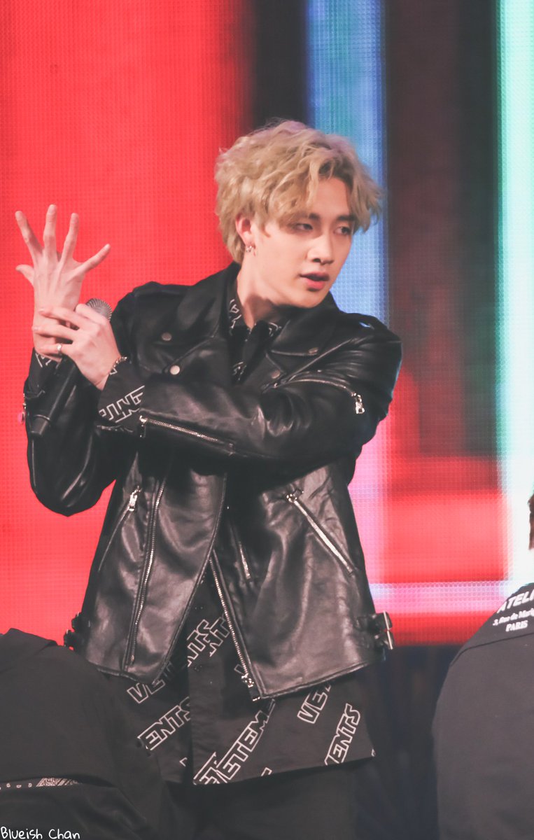 blueishchan's tweet photo. 181014 강동선사문화축제
스트레이키즈 방찬
차니밤 되세용💙💙💙

#스트레이키즈 #스키즈 #방찬 #StrayKids #SKZ #BangChan #UNVEIL #IAmYou #YouMakeStrayKidsStay https://t.co/9NEZK0XY11