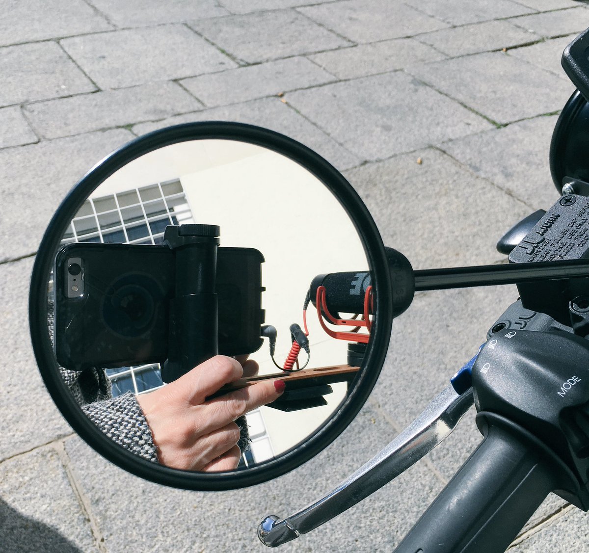CBeruete's tweet photo. Me encanta cuando me pillo in fraganti #MoJo #PeriodismoMóvil #MoJoLife #MovilidadEléctrica https://t.co/HSmg4IUJ6H
